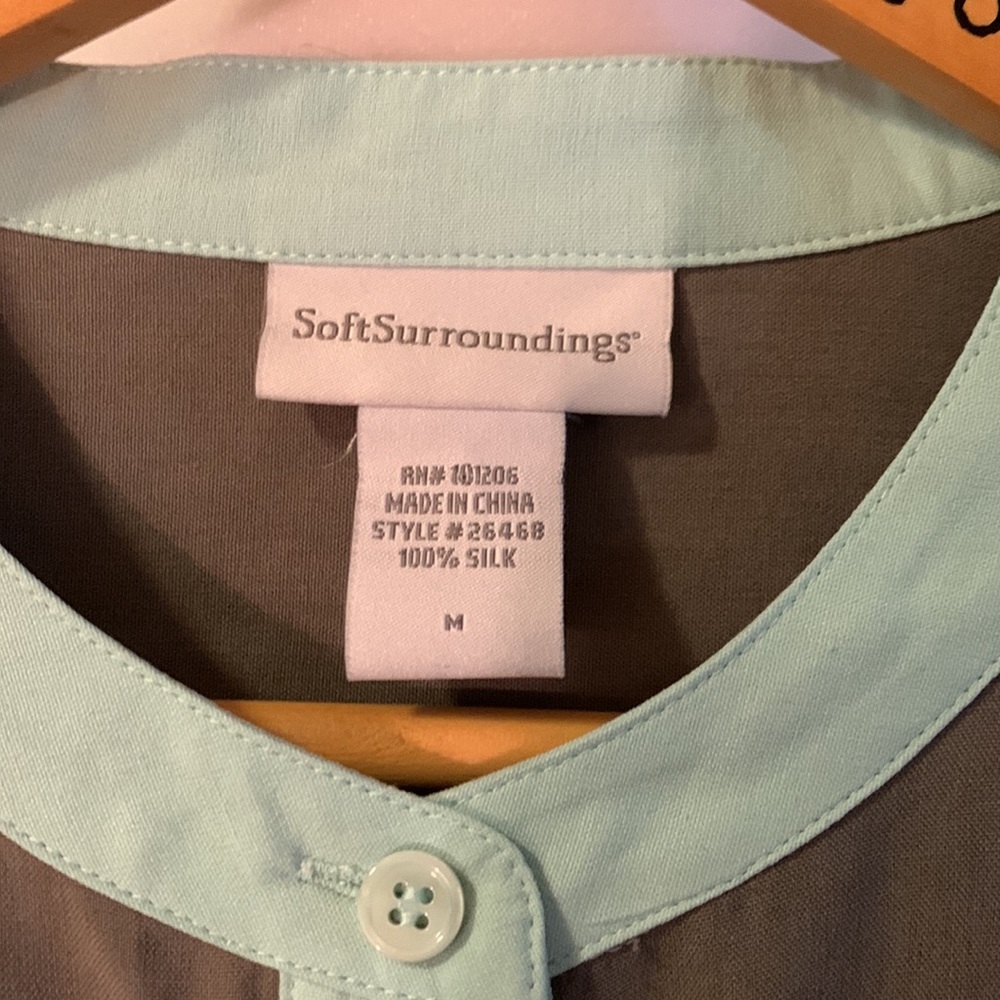 Soft Surroundings 100% silk grey/mint green button down blouse size M - Picture 2 of 5